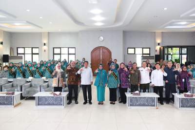 Tinawati Andra Soni : Literasi Membentuk Cara Berpikir dan Meluaskan  Wawasan