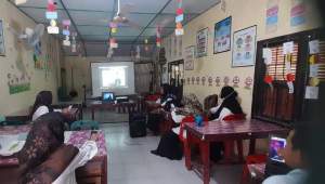 MIN 8 Asahan Ikuti Zoom Meeting Madrasah English community