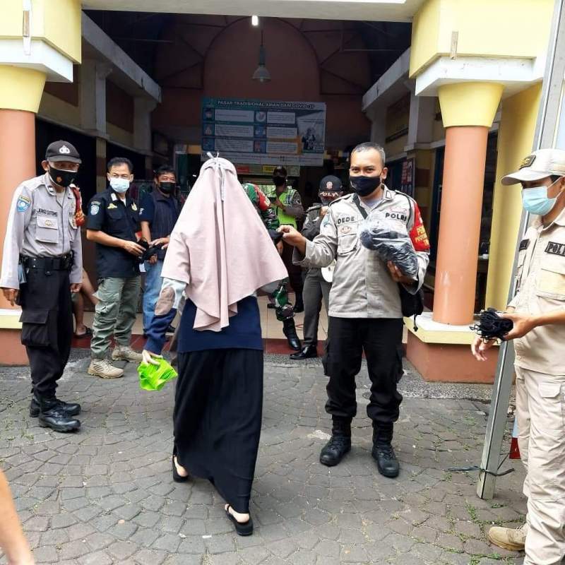 Muspika Kecamatan Panongan Gebrak Masker Di City Market Citra Raya