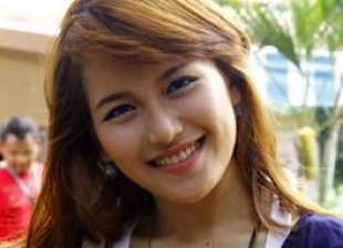 Ayu Ting Ting Minta Bantuan Dukun