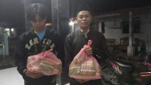 Malizka Hijab,Info Terbit dan Rafatar Satu Berbagi Sembako dengan Warga