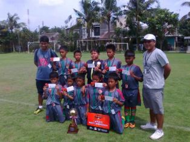 Tangsel- SSB Matador Mekarsari,berhasil juara I dan siap tampil diajang Danone Cup 2014,Minggu (15/12)DT