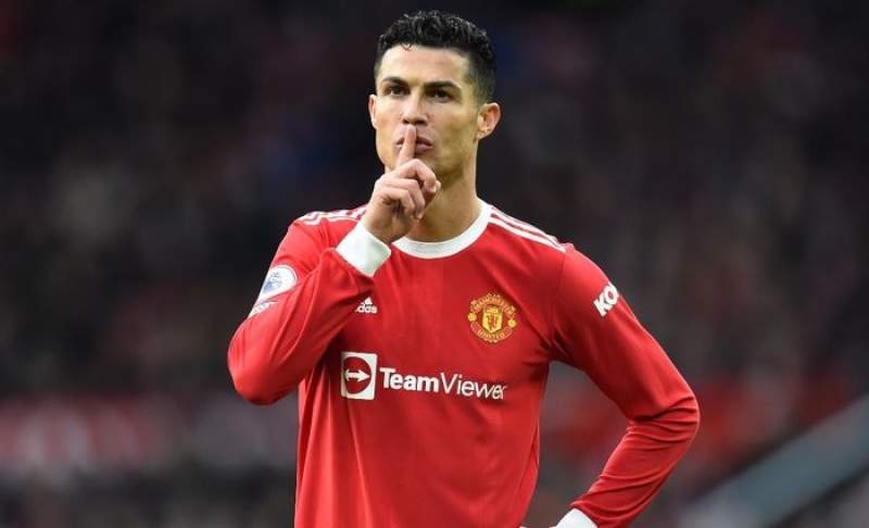 Beli Rumah Mewah di Kampung Halaman, Tanda CR7 Mau Tinggalkan MU?