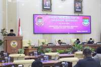 Hadiri Paripurna DPRD, Mad Romli Sampaikan Jawaban Fraksi Atas LKPJ