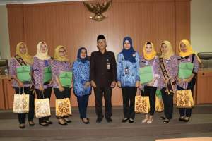 Disdukcapil Berikan Reward Kepada Pegawai Non PNS