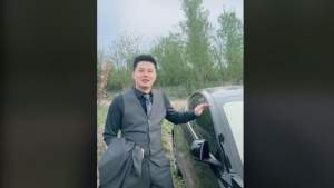 Yilong Ma, pria yang mirip Elon Musk
