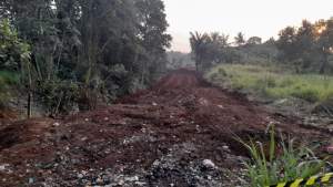 Akses jalan ke TPU Sari Mulya di Kampung Curug, Kelurahan Babakan mulai dibangun.