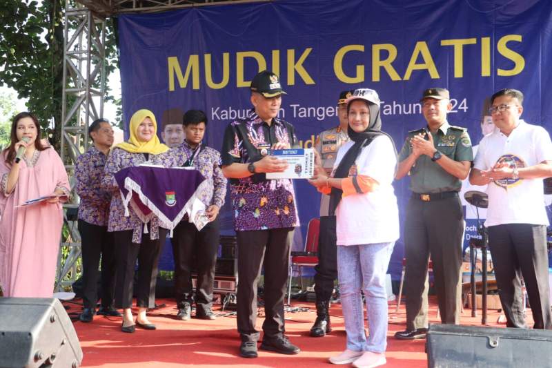 Pj Bupati Tangerang Lepas Ribuan Pemudik