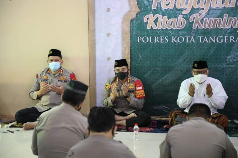 Kapolresta Tangerang Kaji Kitab Kuning, Bahas Fadilah Salat Sunah Qobliah Subuh