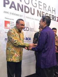 Zaki Raih Penghargaan dari Institute For Public Governance