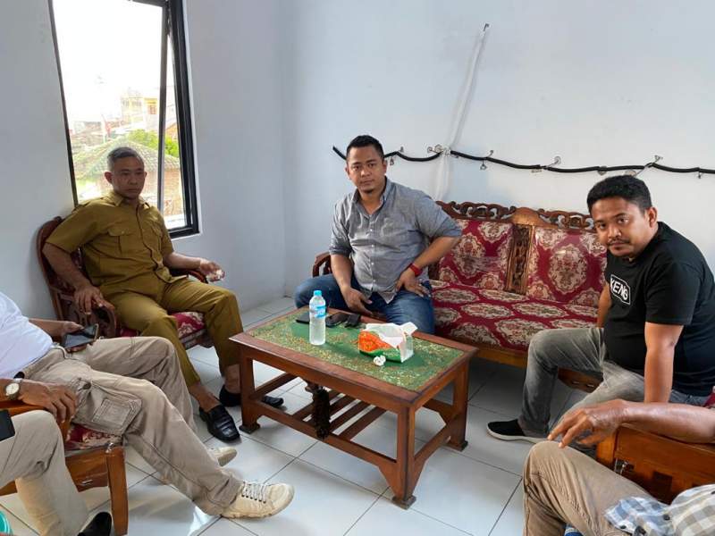 Kades Kresek Tetapkan Retribusi 6 Ribu Setiap Hari Selasa Dan Sabtu