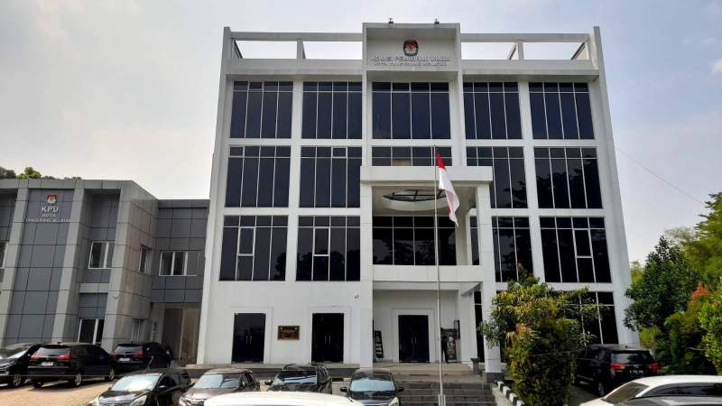 Kantor KPU Kota Tangsel.