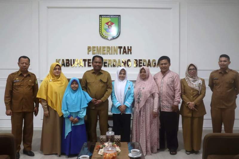 Bupati Sergai Bahas Berbagai Program Pembangunan dan Pendidikan Dengan Kelompok Masyarakat