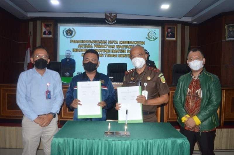 Teken MoU, PWI dan Kejati Banten Kolaborasi Penegakan Hukum dan Perlindungan Kemerdekaan Pers