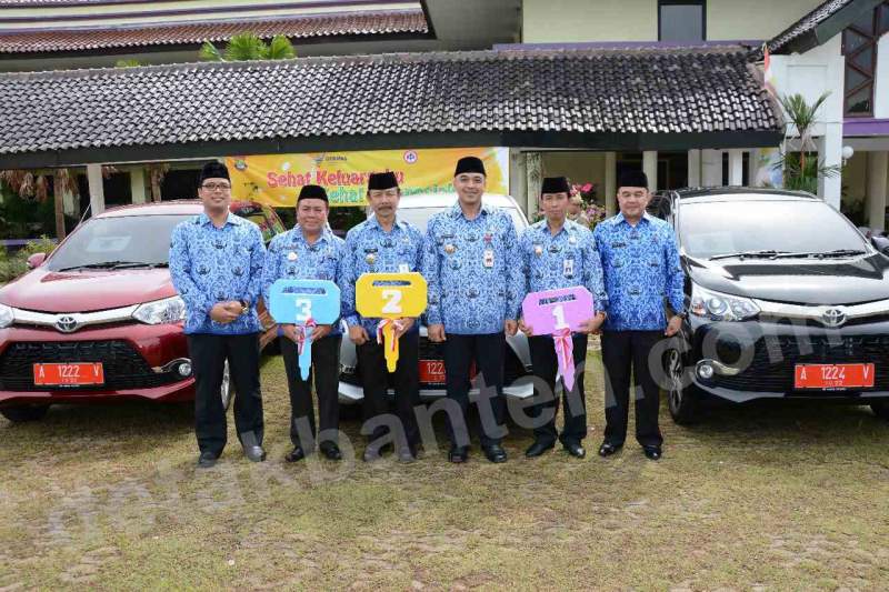 Lampaui Target, Tiga Camat di Kabupaten Tangerang Dihadiahi Mobil