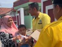 Jum'at Berkah, Golkar Sepatan Timur Bagikan Ribuan Paket Sembako