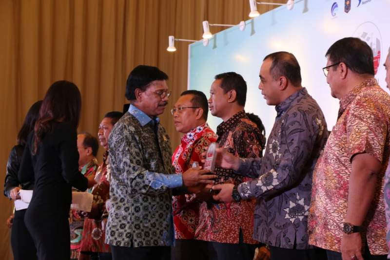 Zaki Raih Penghargaan Gerakan Menuju 100 Smart City