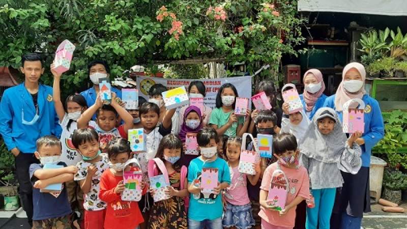 Menanamkan Kebiasaan Menabung sebagai Pendorong Motivasi Belajar Pada Anak