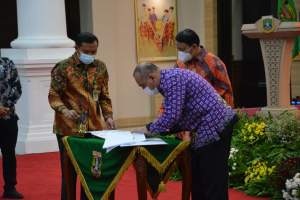 Zaki Tandatangani Peralihan Aset Pelabuhan Perikanan Ke Provinsi Banten