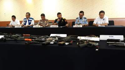 Penyelundupan senjata airsoft gun di Bandara Soekarno Hatta.