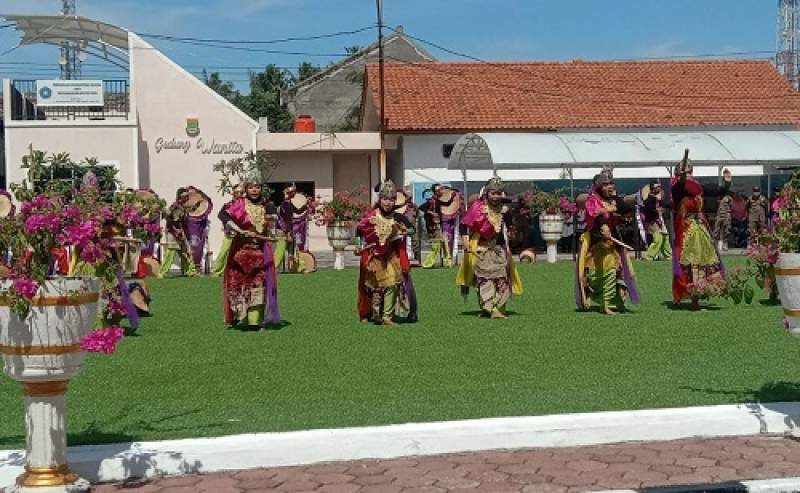 Tari Rampak Bedug SMAN 2 Mauk Sambut Delegasi Negara Pemsea
