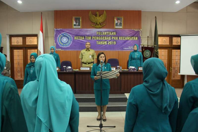 Yuli Zaki Minta Para Camat Dukung Penuh Ibu PKK