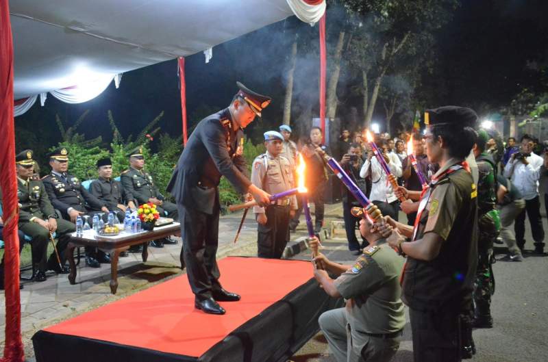 Kapolresta dan Wabup Tangerang Lepas Peserta Taptu dan Pawai Obor