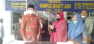 Resmikan Akbid Bhakti Asih, Wahidin Halim Apresiasi Pejuang Kesehatan