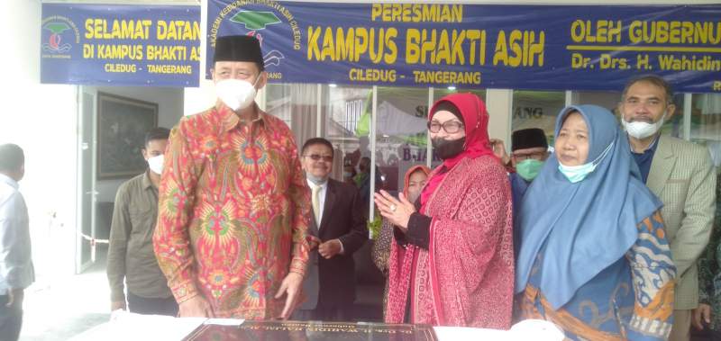 Resmikan Akbid Bhakti Asih, Wahidin Halim Apresiasi Pejuang Kesehatan
