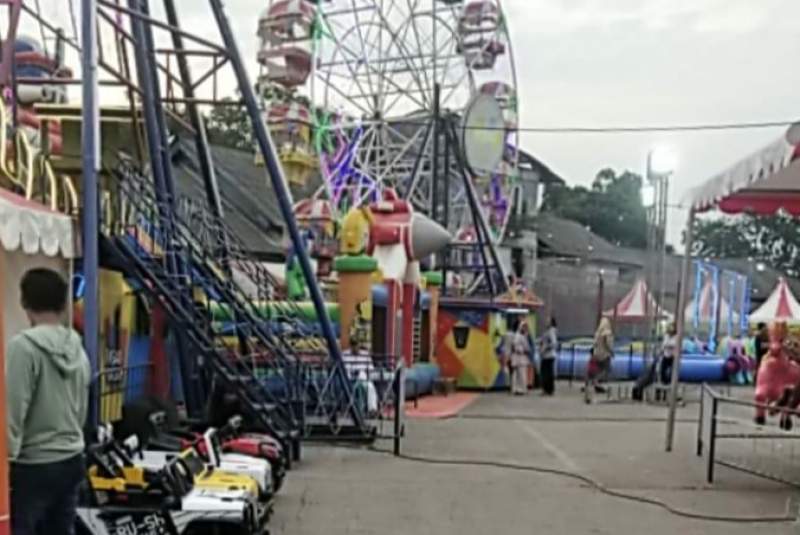 Komedi Putar di Terminal Sentiong Meresahkan
