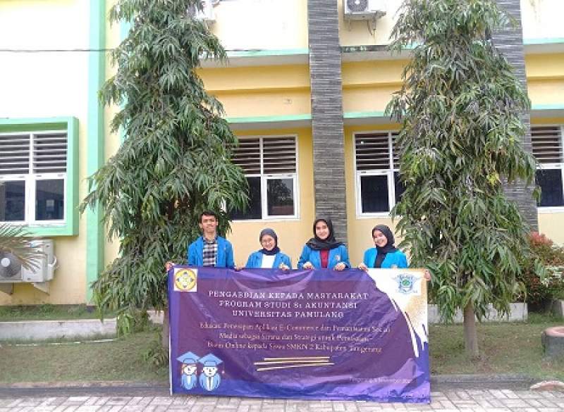 Penerapan Aplikasi E-Commerce dan Pemanfaatan Sosial Media sebagai Sarana dan Strategi untuk Pemasaran Bisnis Online