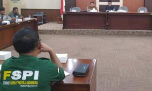 Astaga!  Buruh Pabrik di Cikupa Diduga Disanksi Berdiri Setiap Hari