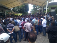 Aksi Protes Mukota Kadin Berujung Ricuh