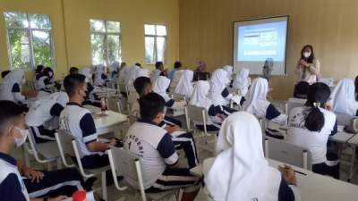 Badan Narkotika Nasional Kota Pangkalpinang Datangi Siswa SMP Negeri 1