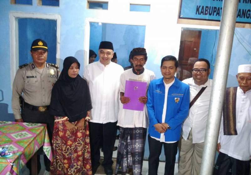 Sukses Bantu Bedah Rumah, Bupati Zaki Apresiasi Pemuda Curug