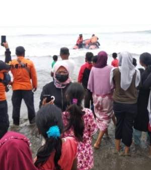 Pemuda yang Terseret Gelombang di Pessel Berhasil Ditemukan, Satu Lainnya Masih dalam Pencarian